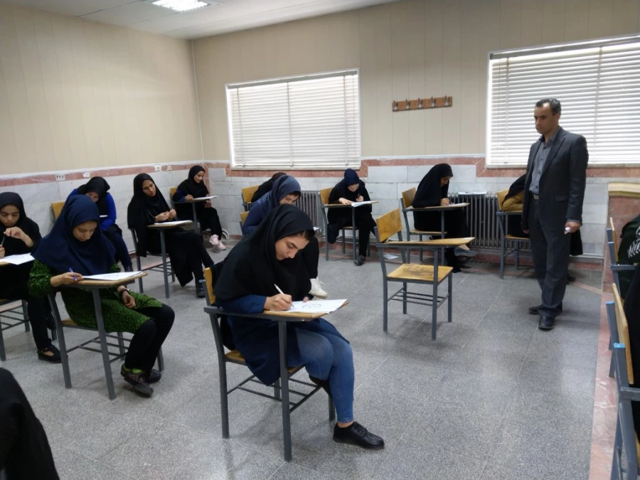 برگزاری امتحانات پایان نیمسال دوم 98-97پردیس فاطمه الزهرا(س)  4