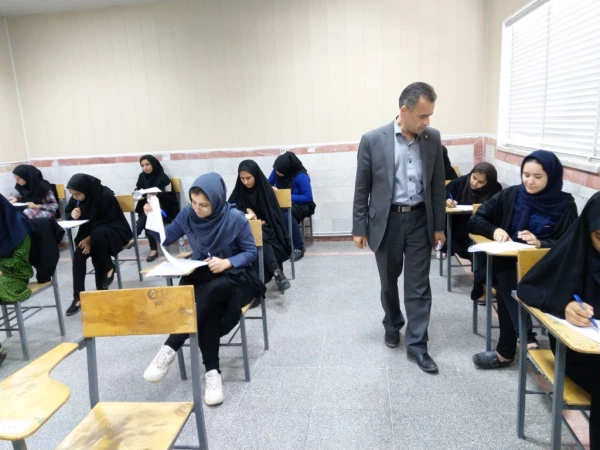 برگزاری امتحانات پایان نیمسال دوم 98-97پردیس فاطمه الزهرا(س)  5