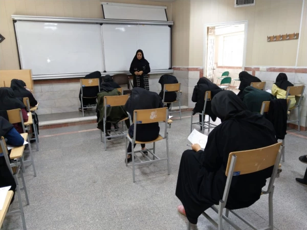 برگزاری امتحانات پایان نیمسال دوم 98-97پردیس فاطمه الزهرا(س)  6