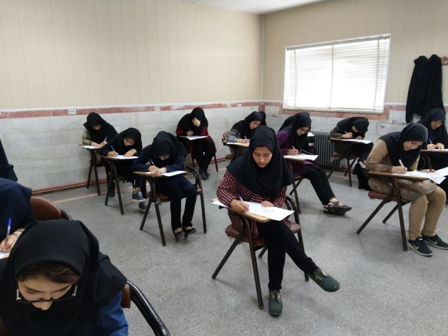 برگزاری امتحانات پایان نیمسال دوم 98-97پردیس فاطمه الزهرا(س)  7