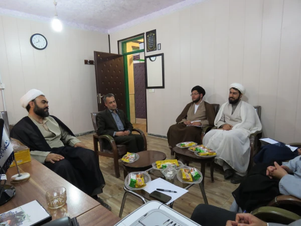 نشست صمیمی ائمه محترم جماعت پردیس های استان یزد با مدیریت استان و مسئول نهاد 3