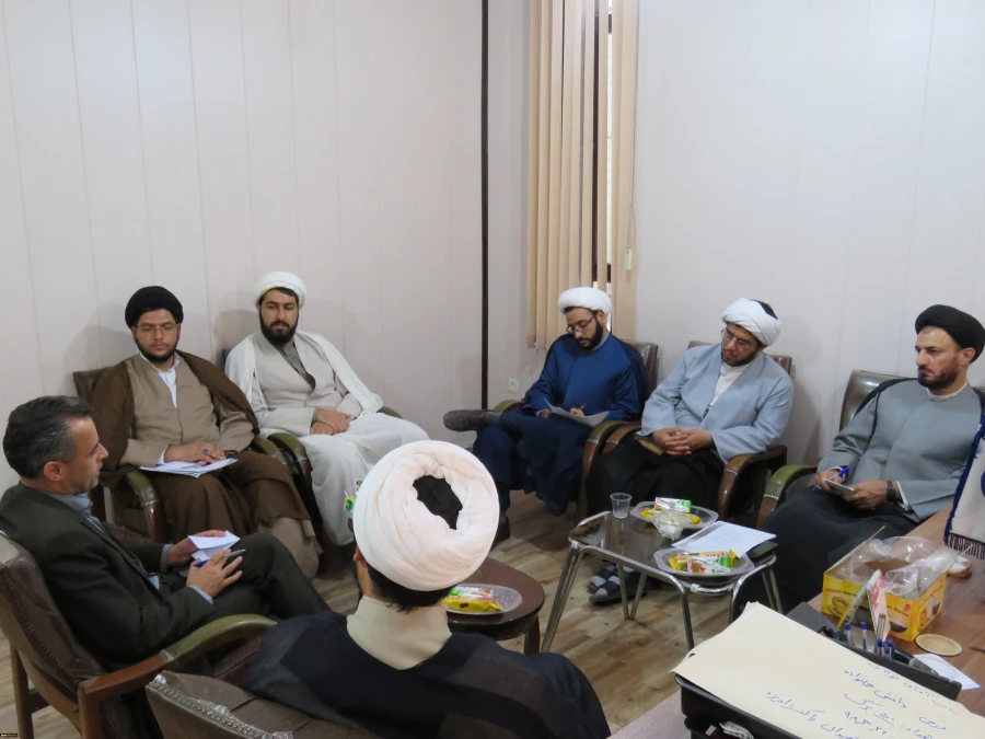 نشست صمیمی ائمه محترم جماعت پردیس های استان یزد با مدیریت استان و مسئول نهاد 4
