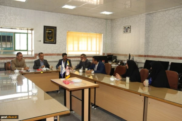 بازدید رئیس سازمان مدیریت و برنامه ریزی استان از پردیس حضرت فاطمه الزهرا (س) یزد 4