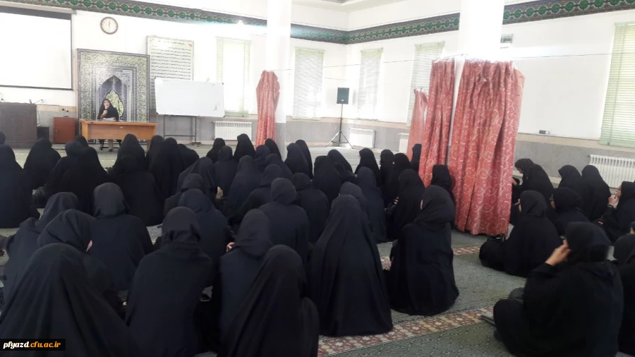 اولین جلسه فرهنگی با موضوع پرسش و پاسخ با مسولین دانشگاه 8