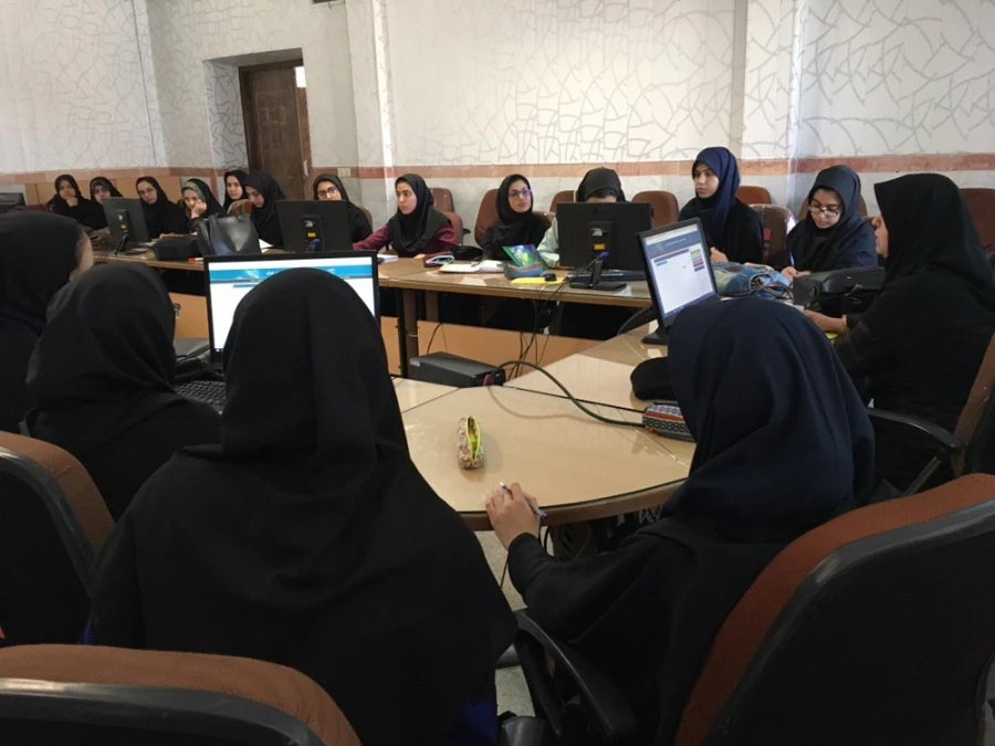 photo5825795431475556691