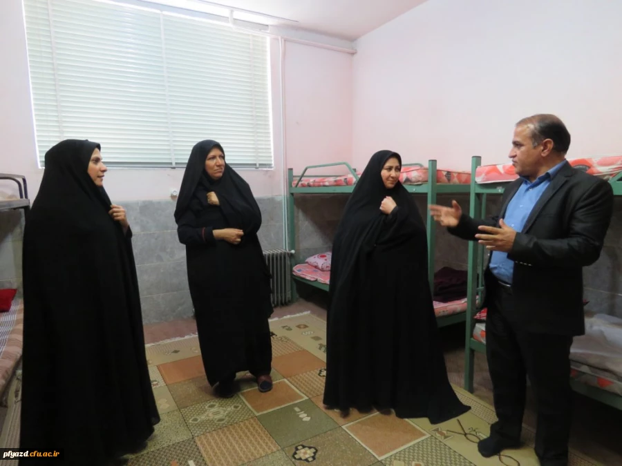 دیدار سرپرست پردیس با مدیر دبیرستان نمونه دولتی الزهرا (س) 10