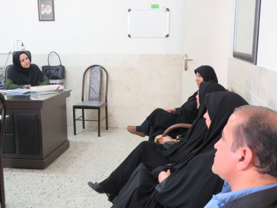 دیدار سرپرست پردیس با مدیر دبیرستان نمونه دولتی الزهرا (س) 3