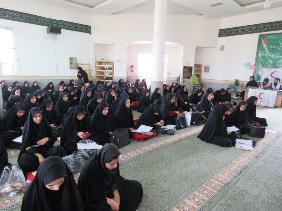 جلسه فرهنگی با موضوع معرفی کانون ها و عضوگیری برگزار شد 7