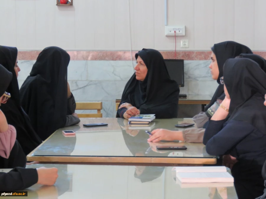 برگزاری نشست کتابخوانی با عنوان "با هم بلند بخوانیم" 3