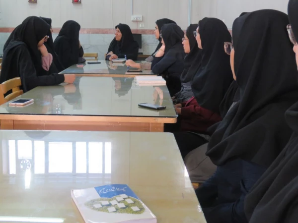 برگزاری نشست کتابخوانی با عنوان "با هم بلند بخوانیم" 2