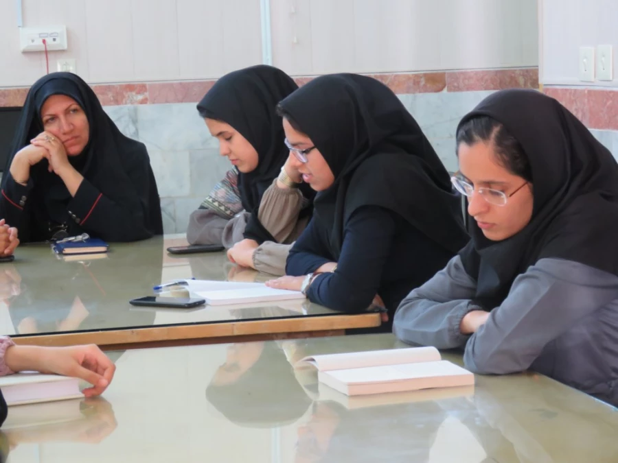 برگزاری نشست کتابخوانی با عنوان "با هم بلند بخوانیم" 6