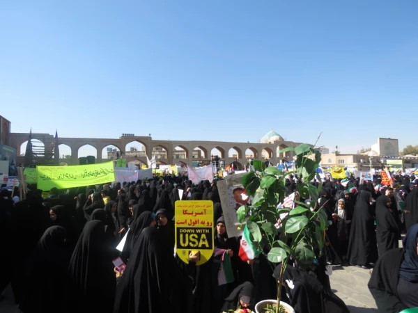 گزارش تصویری راهپیمایی 13 آبان ماه و تشکیل غرفه در محل راهپیمایی 6