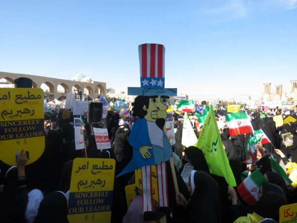 گزارش تصویری راهپیمایی 13 آبان ماه و تشکیل غرفه در محل راهپیمایی 7