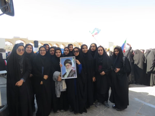 گزارش تصویری راهپیمایی 13 آبان ماه و تشکیل غرفه در محل راهپیمایی 11