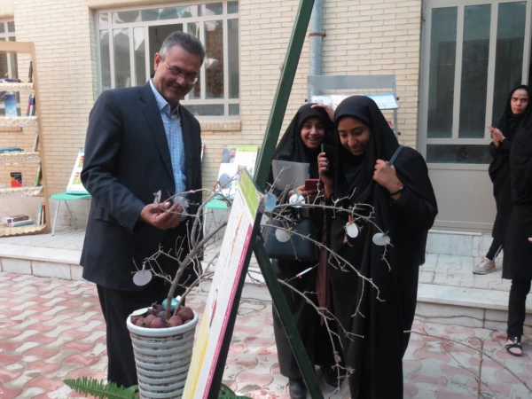 برگزاری نمایشگاه به مناسبت هفته سلامت روان 13