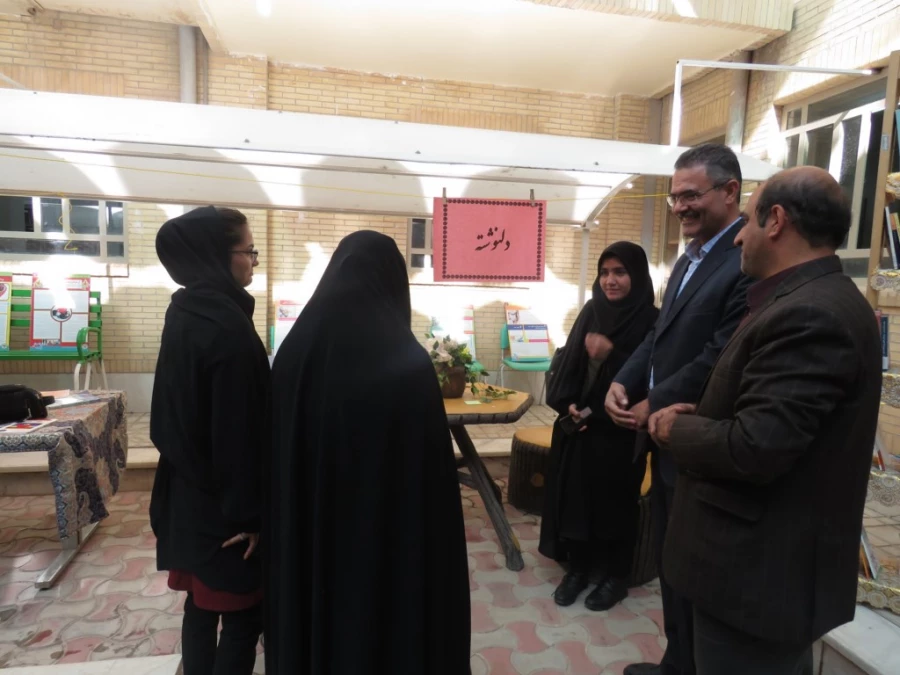 برگزاری نمایشگاه به مناسبت هفته سلامت روان 15