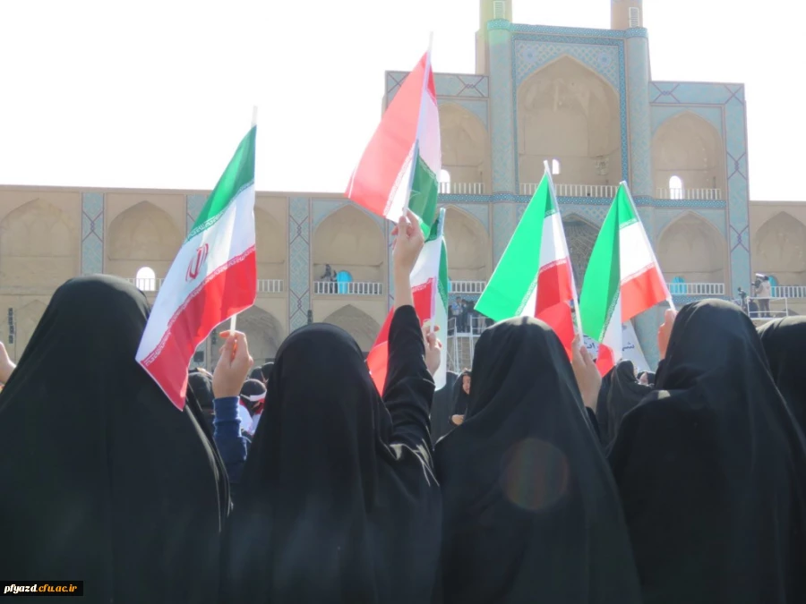 گزارش تصویری حضور دانشجو معلمان پردیس فاطمه الزهرا (س) یزد در مراسم استقبال از ریاست محترم جمهوری 9