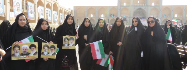 گزارش تصویری حضور دانشجو معلمان پردیس فاطمه الزهرا (س) یزد در مراسم استقبال از ریاست جمهوری 2