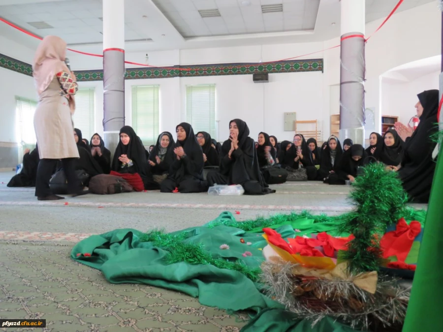 دوشنبه های فرهنگی این هفته با مولودخوانی به مناسبت امامت امام زمان (عج) و آغاز هفته وحدت 10