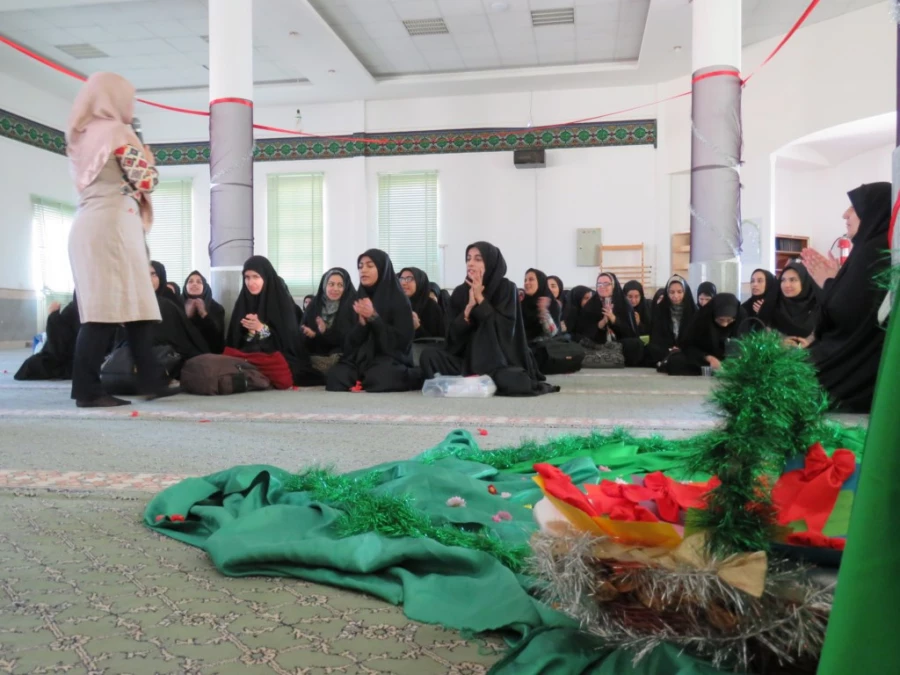 دوشنبه های فرهنگی این هفته با مولودخوانی به مناسبت امامت امام زمان (عج) و آغاز هفته وحدت 11