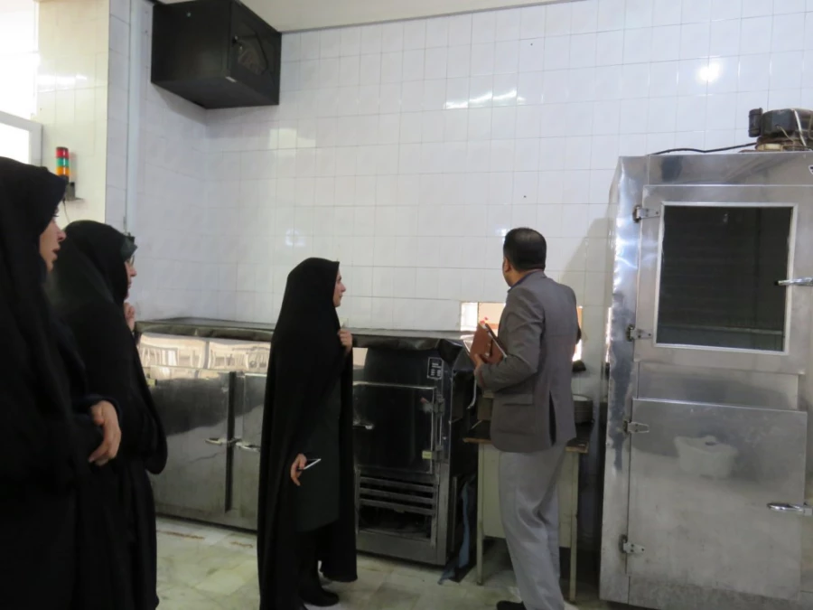 بازدید کارشناس بهداشت محیط از پردیس فاطمه الزهرا (س) 4