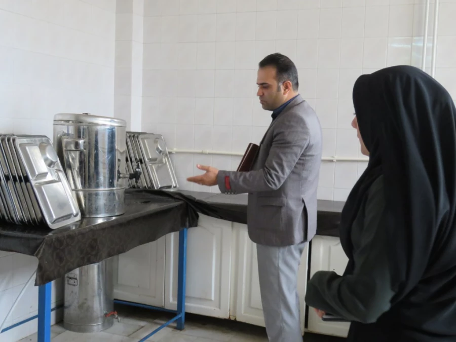 بازدید کارشناس بهداشت محیط از پردیس فاطمه الزهرا (س) 5