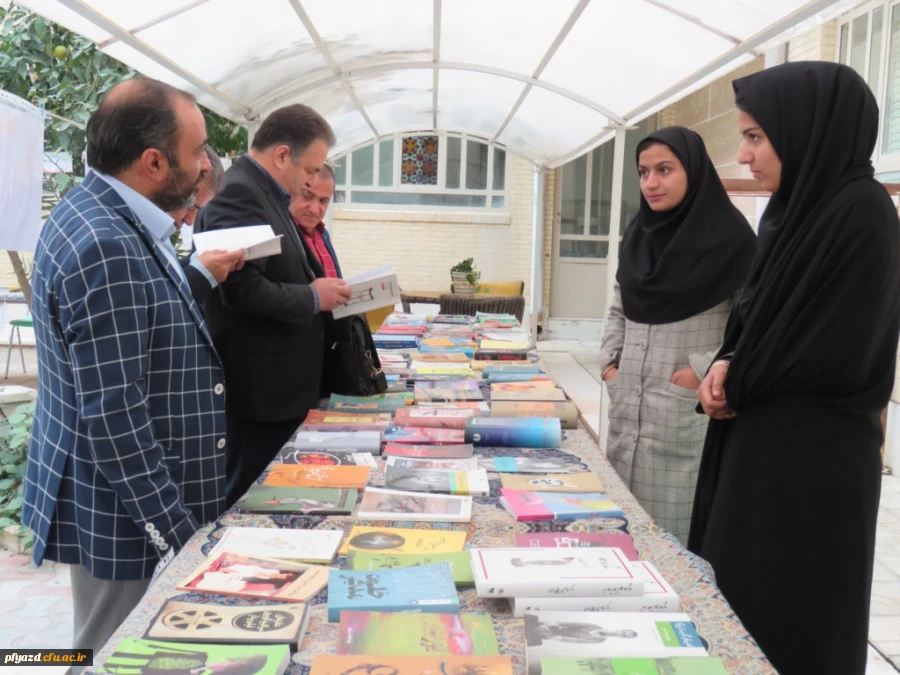 نمایشگاه کتاب برگزار شد 7