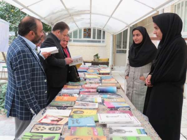نمایشگاه کتاب برگزار شد 6