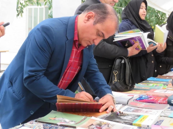 نمایشگاه کتاب برگزار شد 8