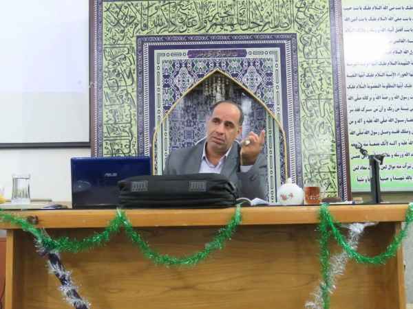 برگزاری نشست علمی و فرهنگی با موضوع نگاهی به سبک زندگی و وصایای امام(ره) 2