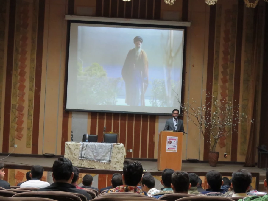 اولین سلسله جلسات مطالبه گری دانشجو معلمان دانشگاه فرهنگیان یزد با حضور صباغیان نماینده مجلس شورای اسلامی برگزار شد 3