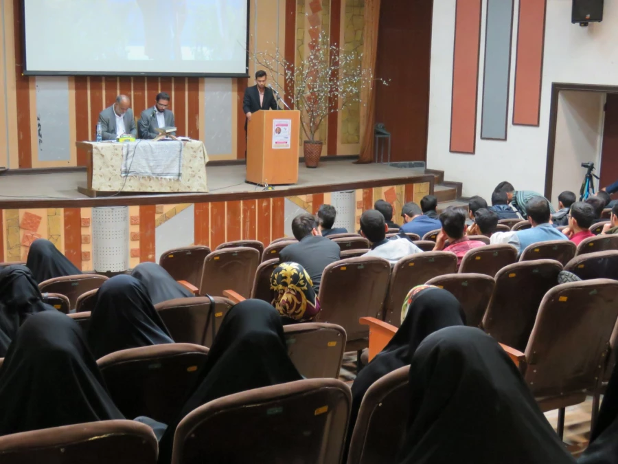 اولین سلسله جلسات مطالبه گری دانشجو معلمان دانشگاه فرهنگیان یزد با حضور صباغیان نماینده مجلس شورای اسلامی برگزار شد 9