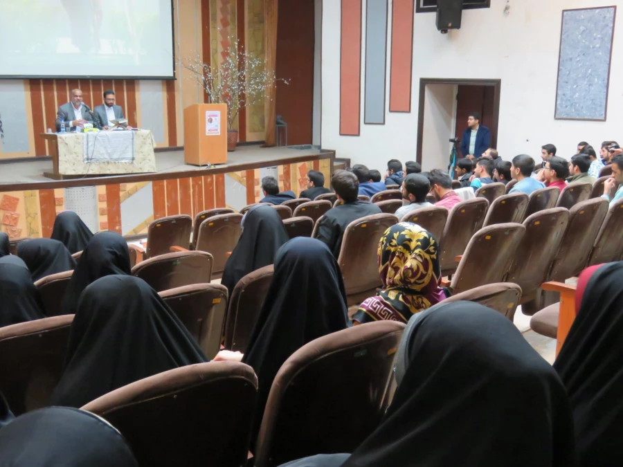 اولین سلسله جلسات مطالبه گری دانشجو معلمان دانشگاه فرهنگیان یزد با حضور صباغیان نماینده مجلس شورای اسلامی برگزار شد 17