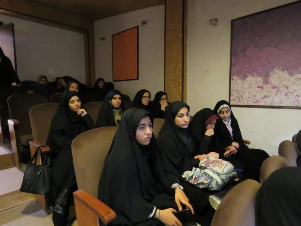 اولین سلسله جلسات مطالبه گری دانشجو معلمان دانشگاه فرهنگیان یزد با حضور صباغیان نماینده مجلس شورای اسلامی برگزار شد 22