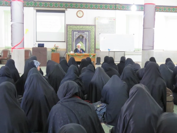 سخنرانی آیت الله ناصری امام جمعه استان یزد در جمع دانشجو معلمان پردیس 12