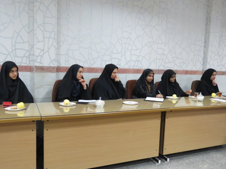 دومین جلسه شورای مشورتی دانشجومعلمان پردیس 6