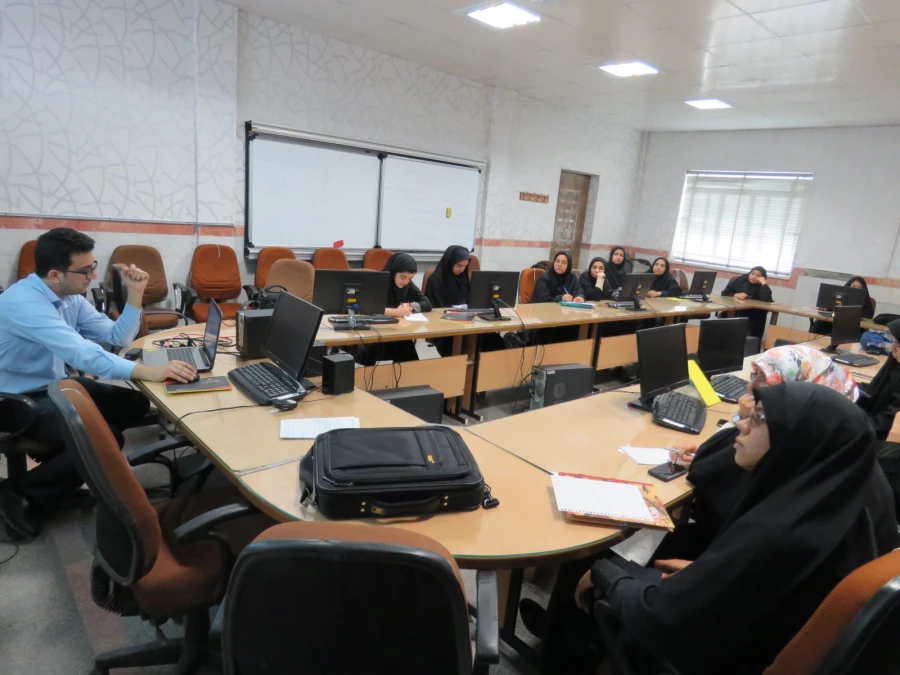 کارگاه آموزشی مقدمه ای بر سواد اطلاعاتی برگزار شد 4