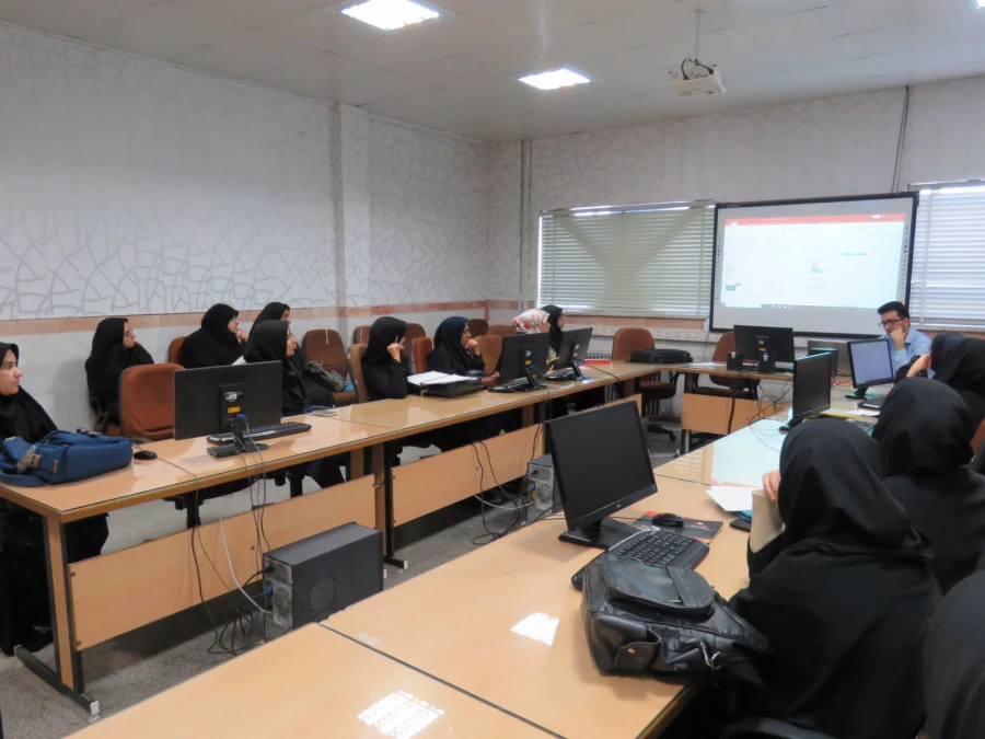 کارگاه آموزشی مقدمه ای بر سواد اطلاعاتی برگزار شد 5