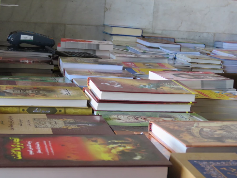 نمایشگاه کتاب در پردیس فاطمه الزهرا (س) دایر شد 6