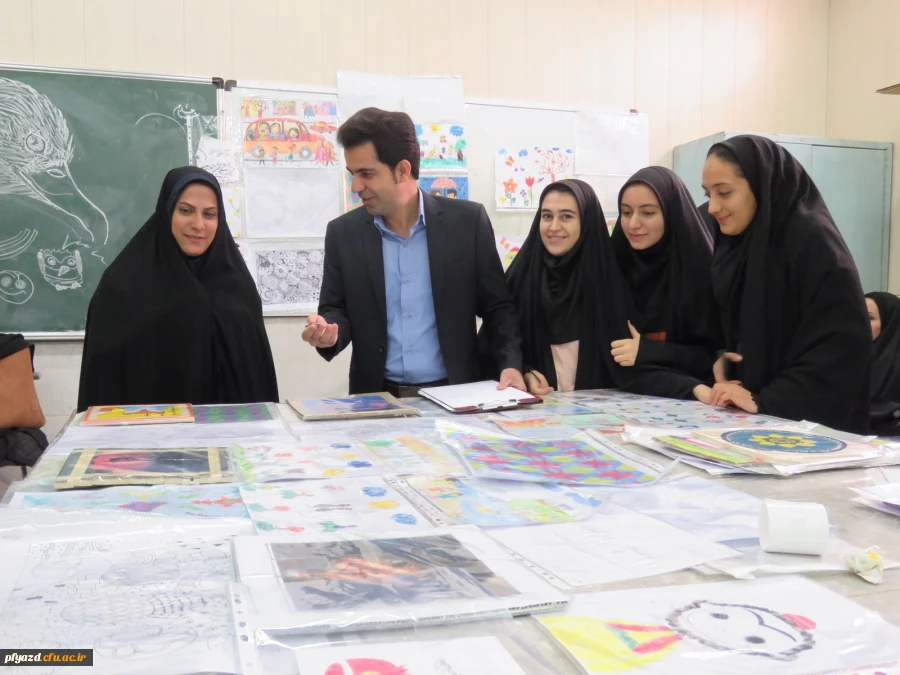 بازدید سرپرست پردیس از ژوژمان هنری دانشجومعلمان پردیس 10