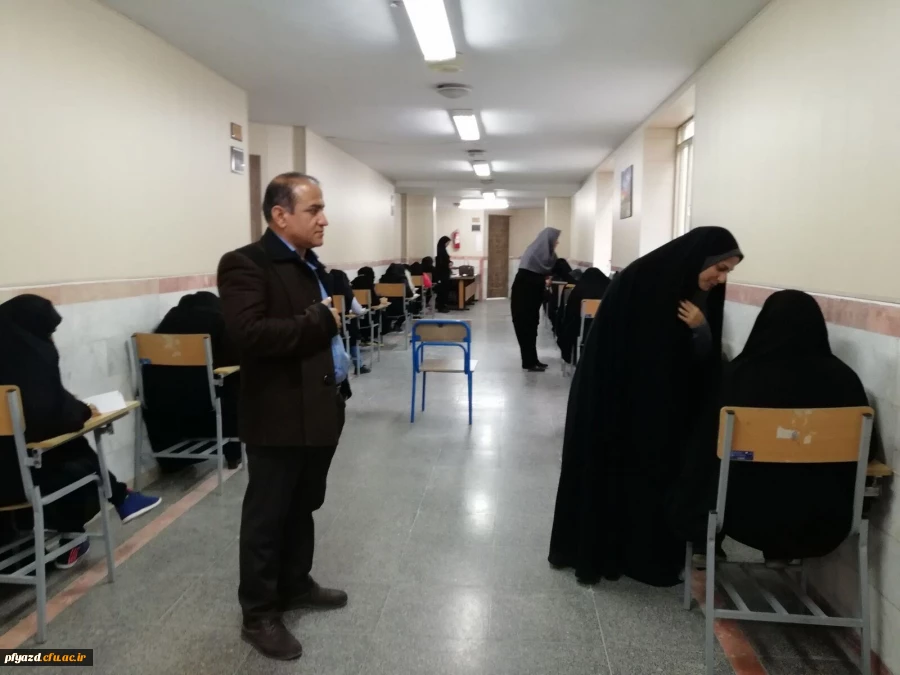 بازدید سرپرست مدیریت امور پردیس های استان و سرپرست پردیس از برگزاری امتحانات 9